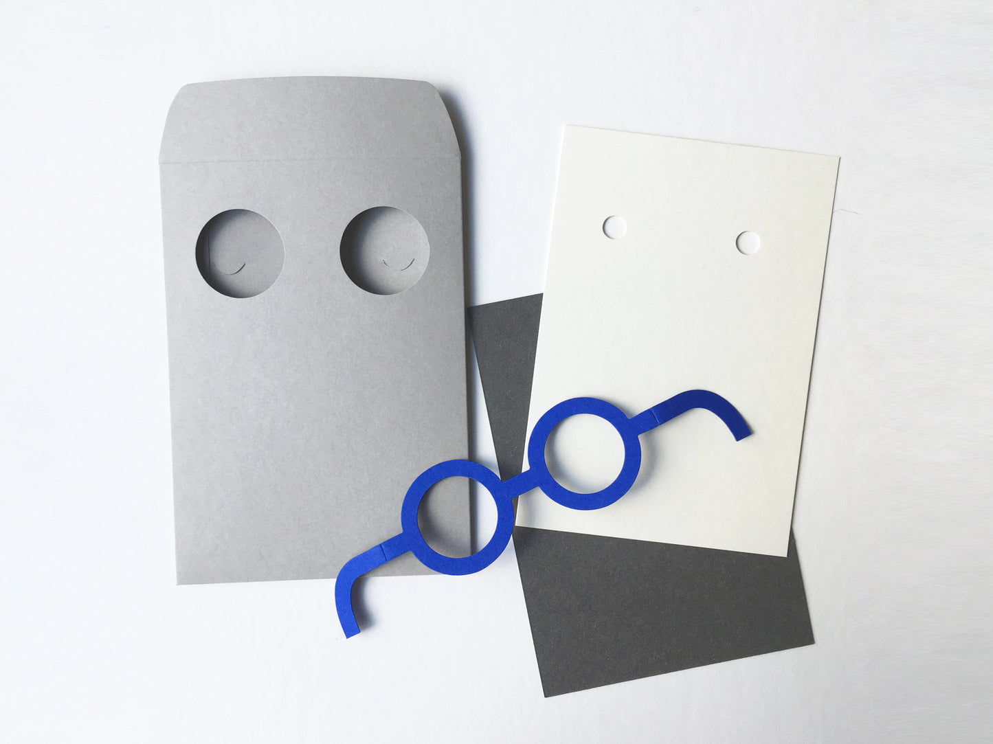 2 x the villa envelope and its heart glasses
